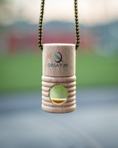 Leseni osvežilci za avto z logotipom